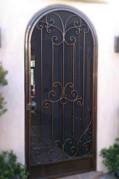 Дверь решетка металлическая