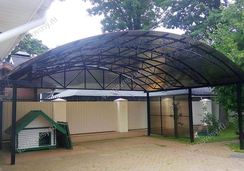 Навес с декором для дачи