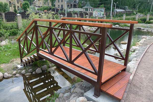 Выбрать место для деревянного моста на даче