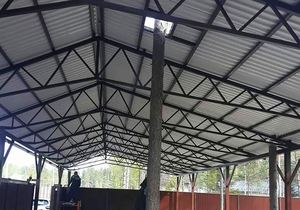 Навес из профнастила / металлопрофиля для дачи