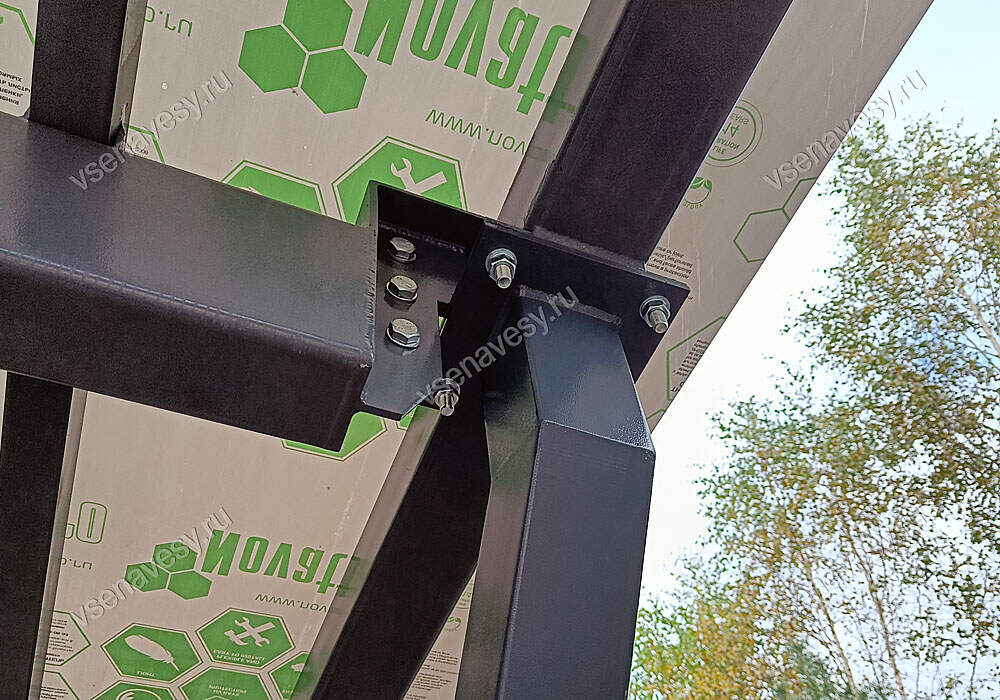 Навес односкатный для дачи из металла и поликарбоната